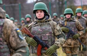 Экс-министр обороны Украины призвал к мобилизации женщин